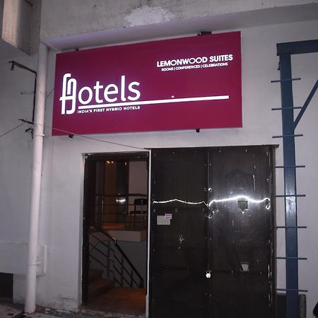 Lemonwood Suites By F9 Hotels - Trivoli Garden Chhatarpur Нью-Делі Екстер'єр фото