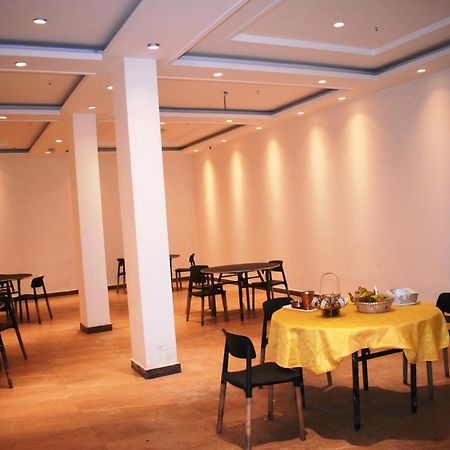 Lemonwood Suites By F9 Hotels - Trivoli Garden Chhatarpur Нью-Делі Екстер'єр фото