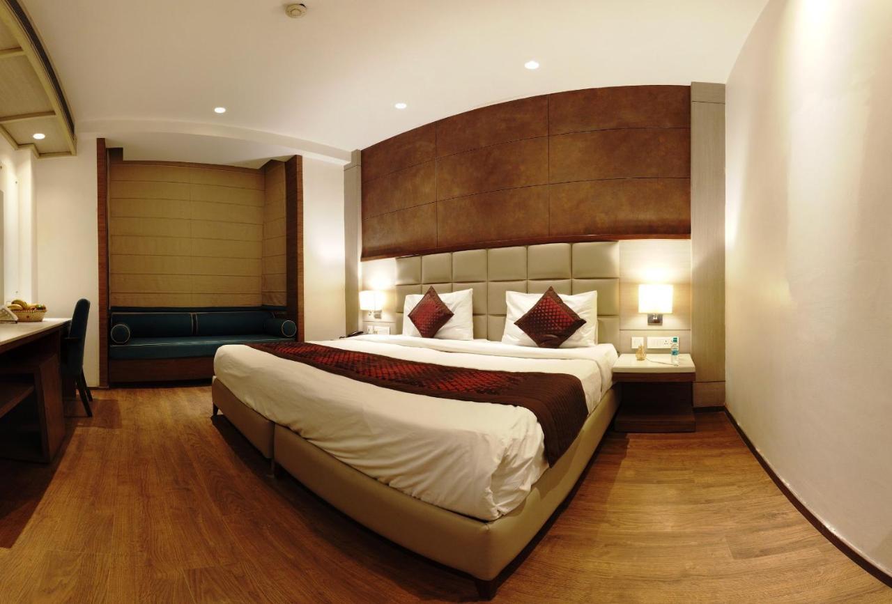 Lemonwood Suites By F9 Hotels - Trivoli Garden Chhatarpur Нью-Делі Екстер'єр фото