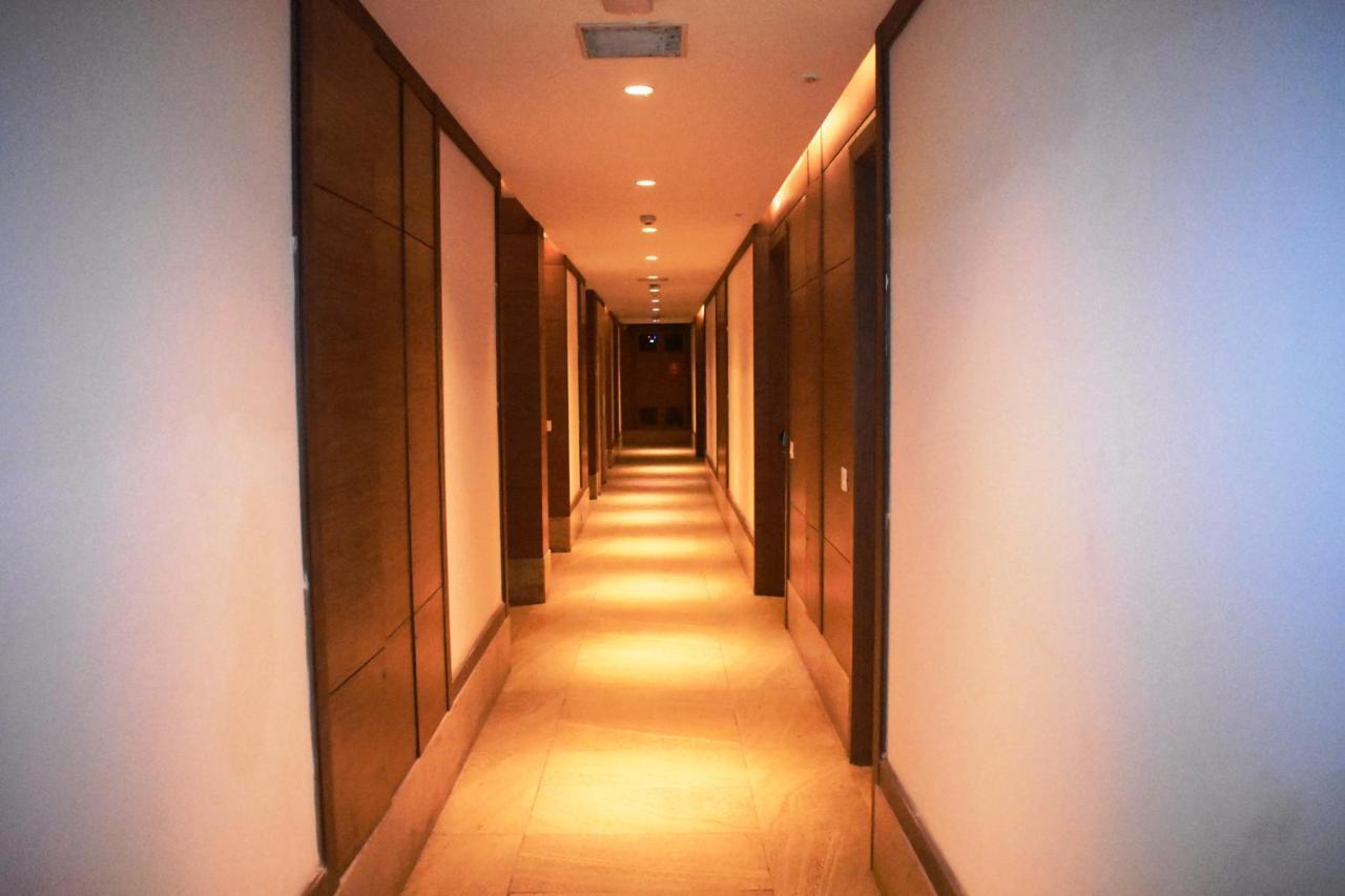 Lemonwood Suites By F9 Hotels - Trivoli Garden Chhatarpur Нью-Делі Екстер'єр фото
