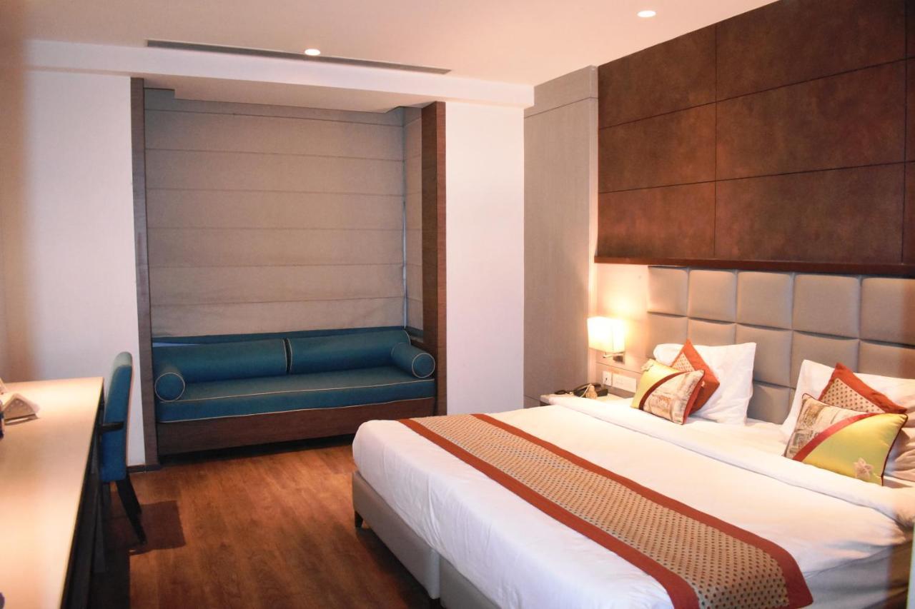 Lemonwood Suites By F9 Hotels - Trivoli Garden Chhatarpur Нью-Делі Екстер'єр фото