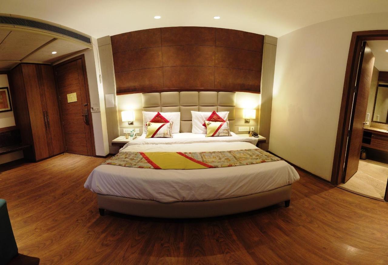 Lemonwood Suites By F9 Hotels - Trivoli Garden Chhatarpur Нью-Делі Екстер'єр фото
