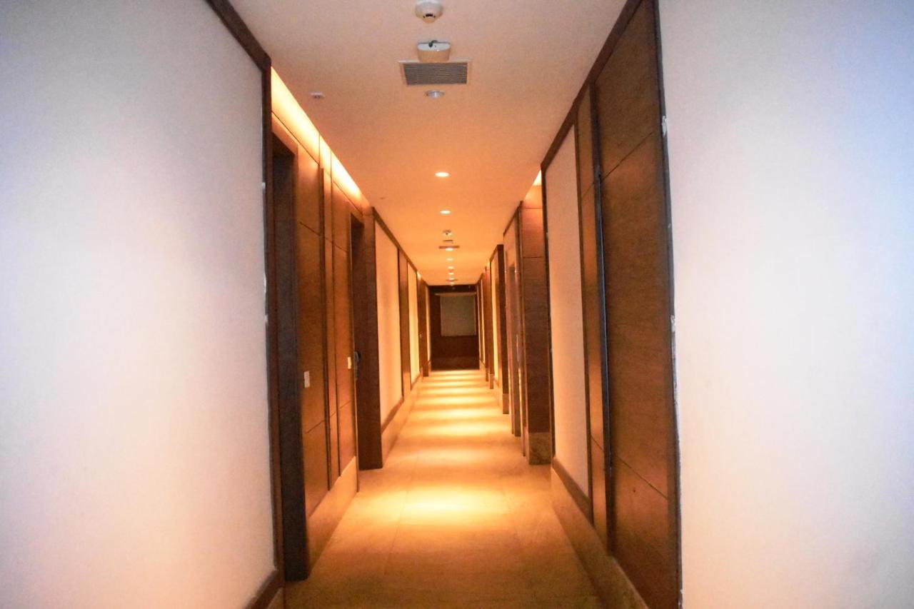 Lemonwood Suites By F9 Hotels - Trivoli Garden Chhatarpur Нью-Делі Екстер'єр фото