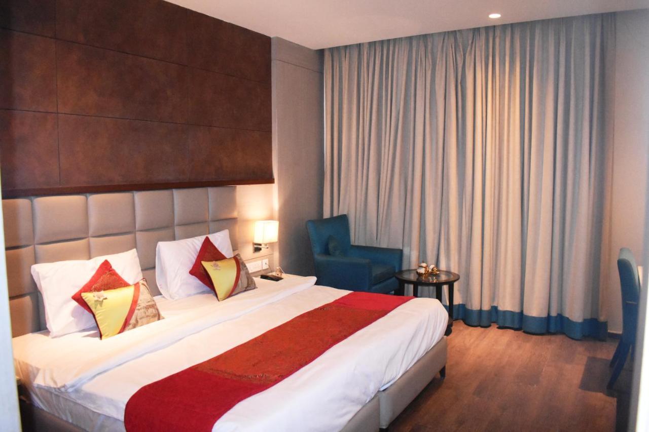 Lemonwood Suites By F9 Hotels - Trivoli Garden Chhatarpur Нью-Делі Екстер'єр фото
