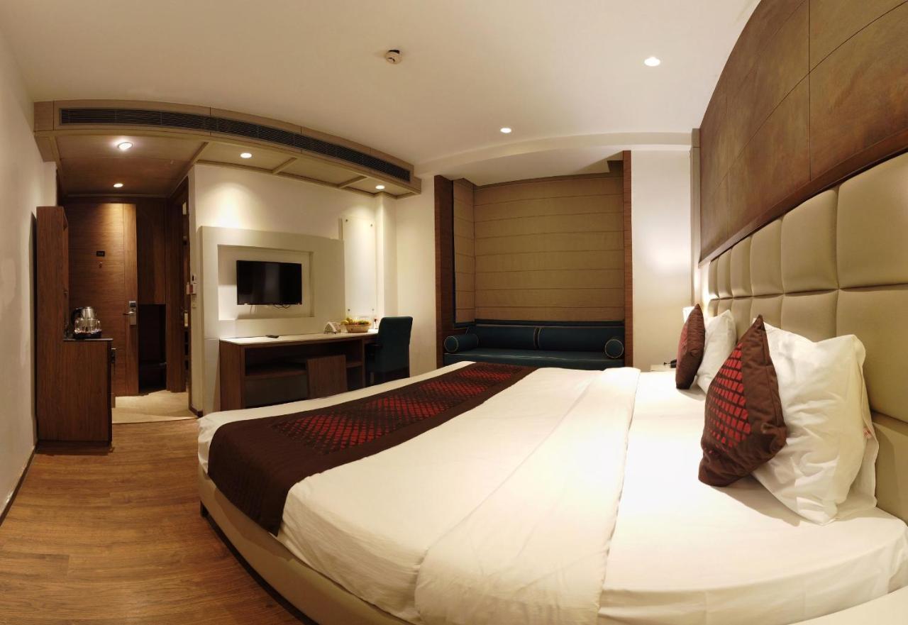 Lemonwood Suites By F9 Hotels - Trivoli Garden Chhatarpur Нью-Делі Екстер'єр фото