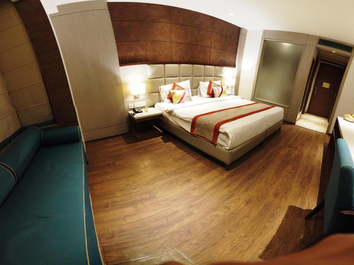 Lemonwood Suites By F9 Hotels - Trivoli Garden Chhatarpur Нью-Делі Екстер'єр фото