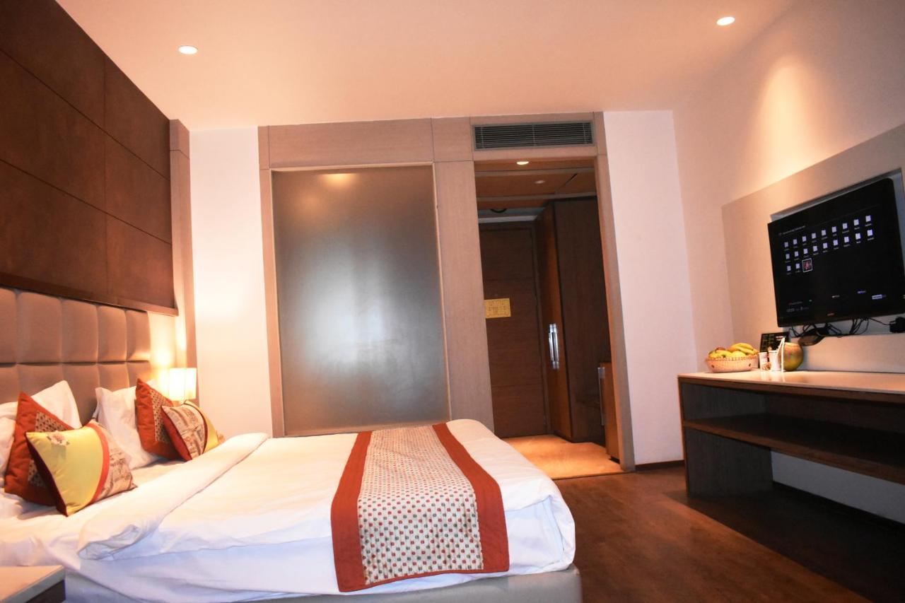 Lemonwood Suites By F9 Hotels - Trivoli Garden Chhatarpur Нью-Делі Екстер'єр фото