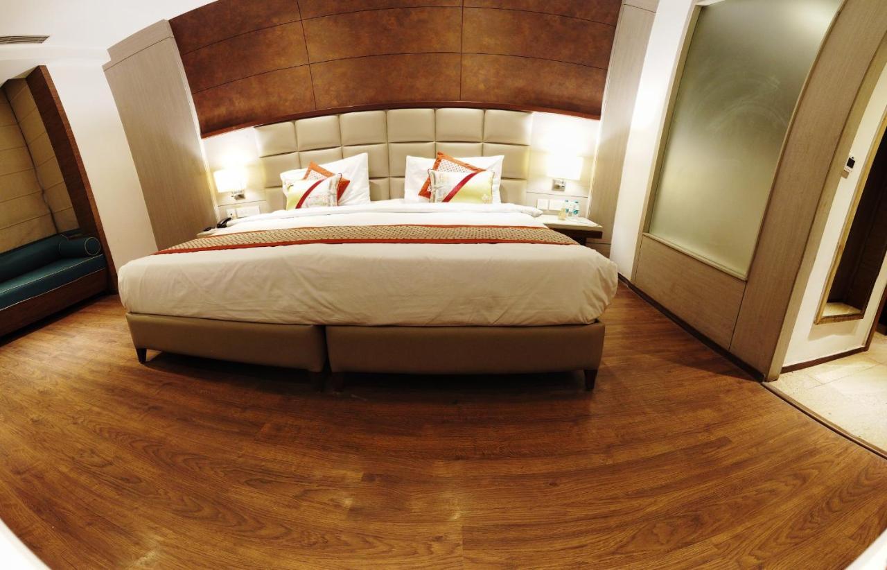 Lemonwood Suites By F9 Hotels - Trivoli Garden Chhatarpur Нью-Делі Екстер'єр фото