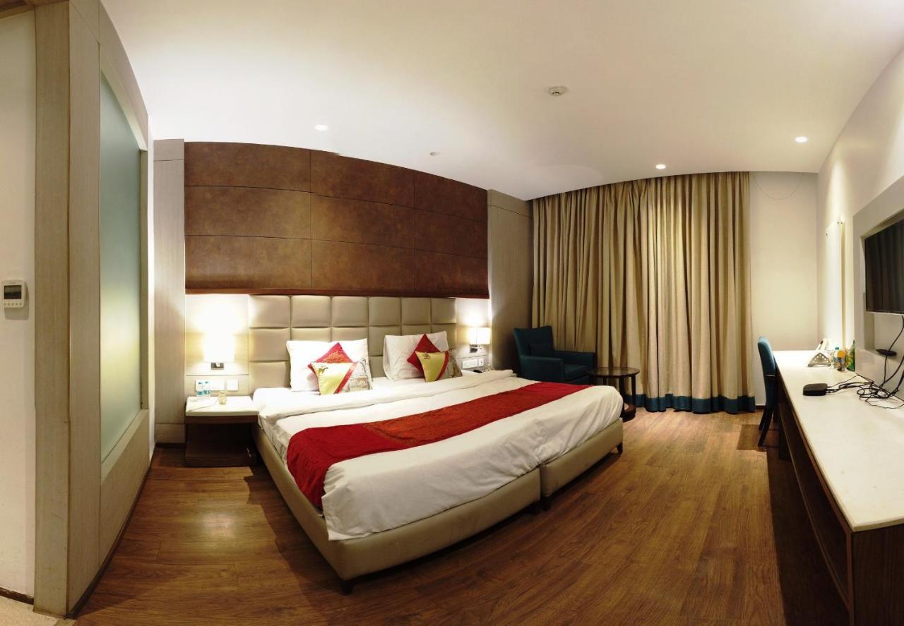 Lemonwood Suites By F9 Hotels - Trivoli Garden Chhatarpur Нью-Делі Екстер'єр фото