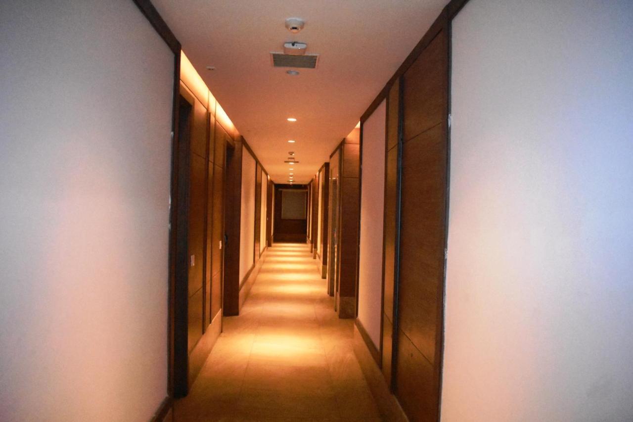 Lemonwood Suites By F9 Hotels - Trivoli Garden Chhatarpur Нью-Делі Екстер'єр фото
