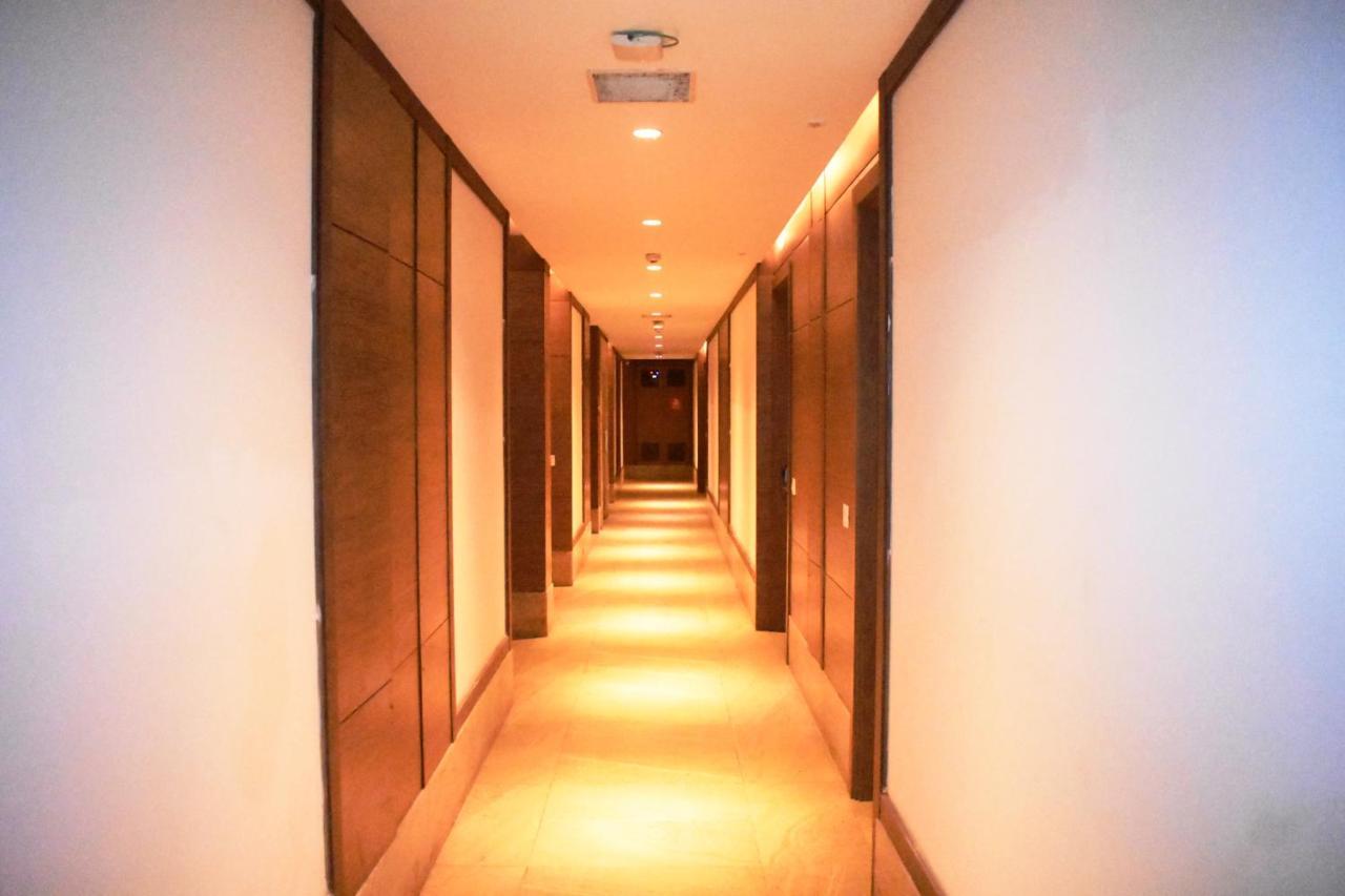 Lemonwood Suites By F9 Hotels - Trivoli Garden Chhatarpur Нью-Делі Екстер'єр фото