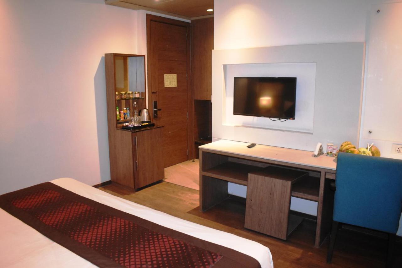 Lemonwood Suites By F9 Hotels - Trivoli Garden Chhatarpur Нью-Делі Екстер'єр фото