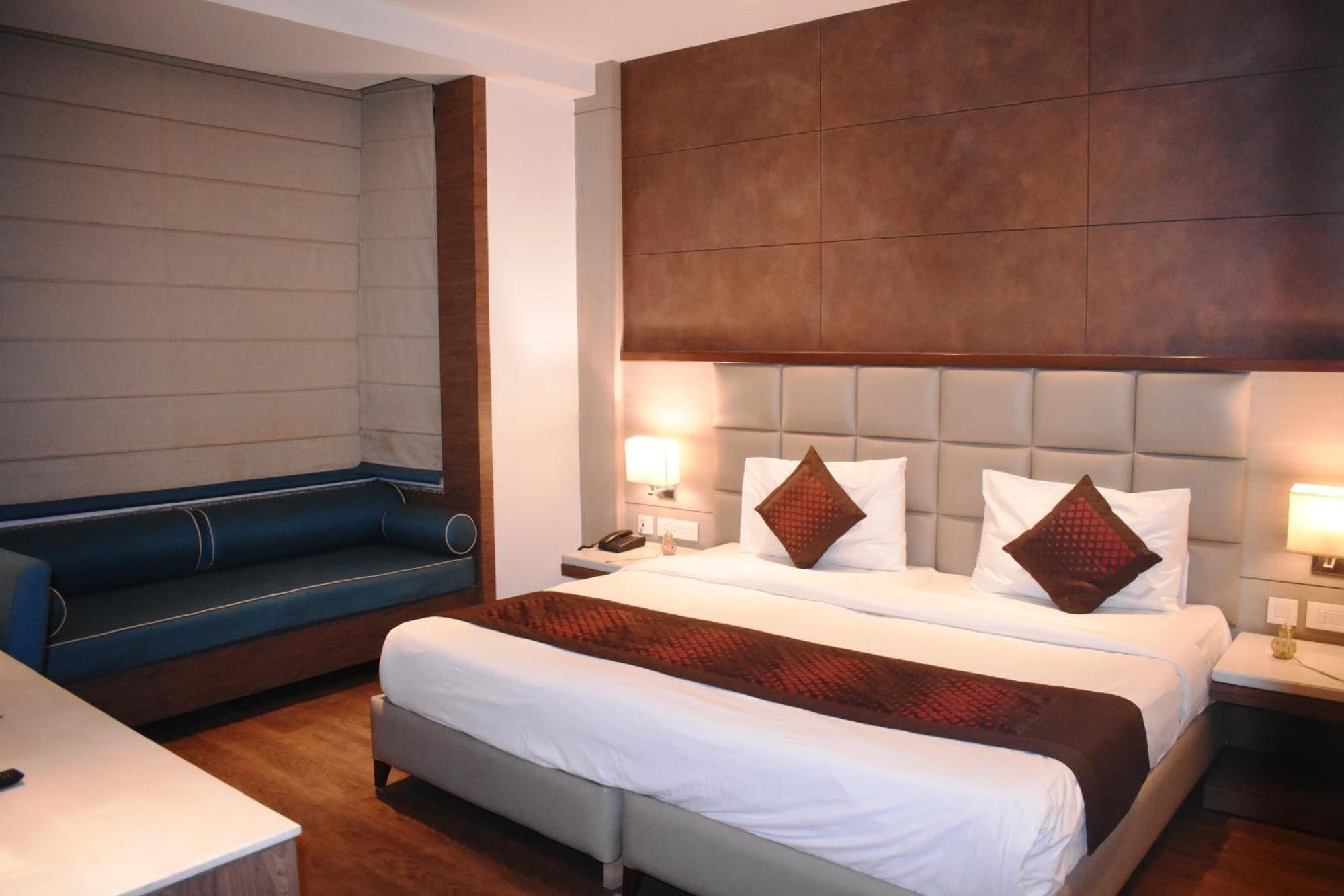 Lemonwood Suites By F9 Hotels - Trivoli Garden Chhatarpur Нью-Делі Екстер'єр фото